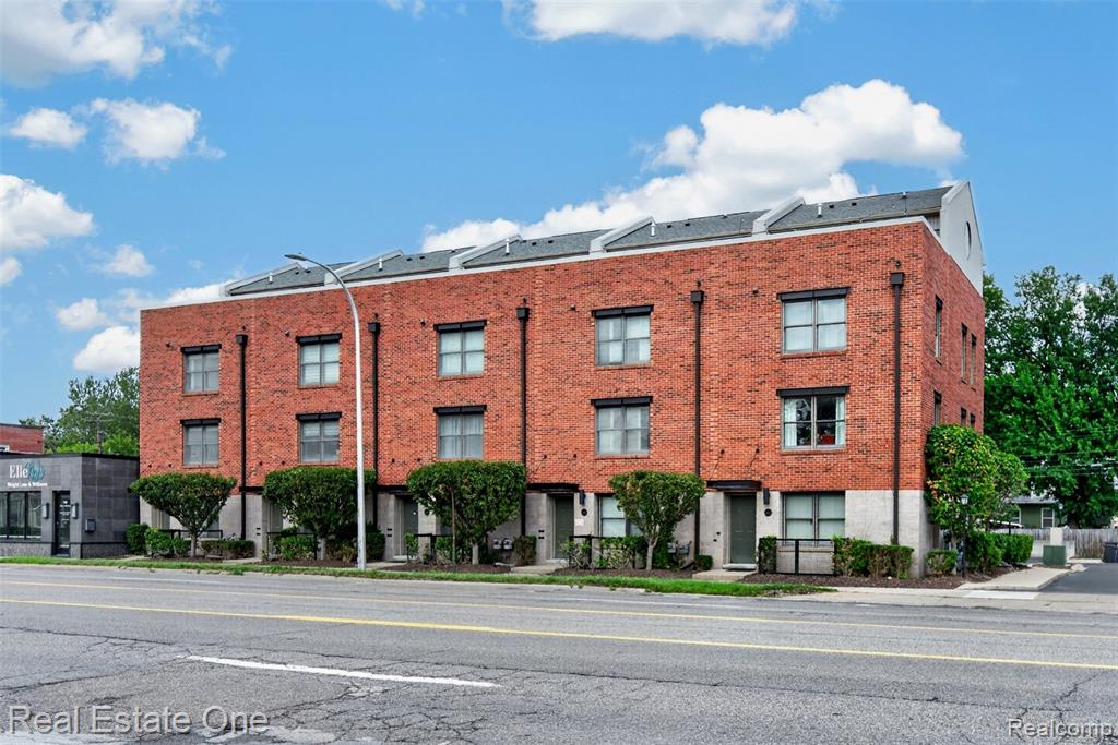 680 W 11 Mile Road, Royal Oak, MI 48067