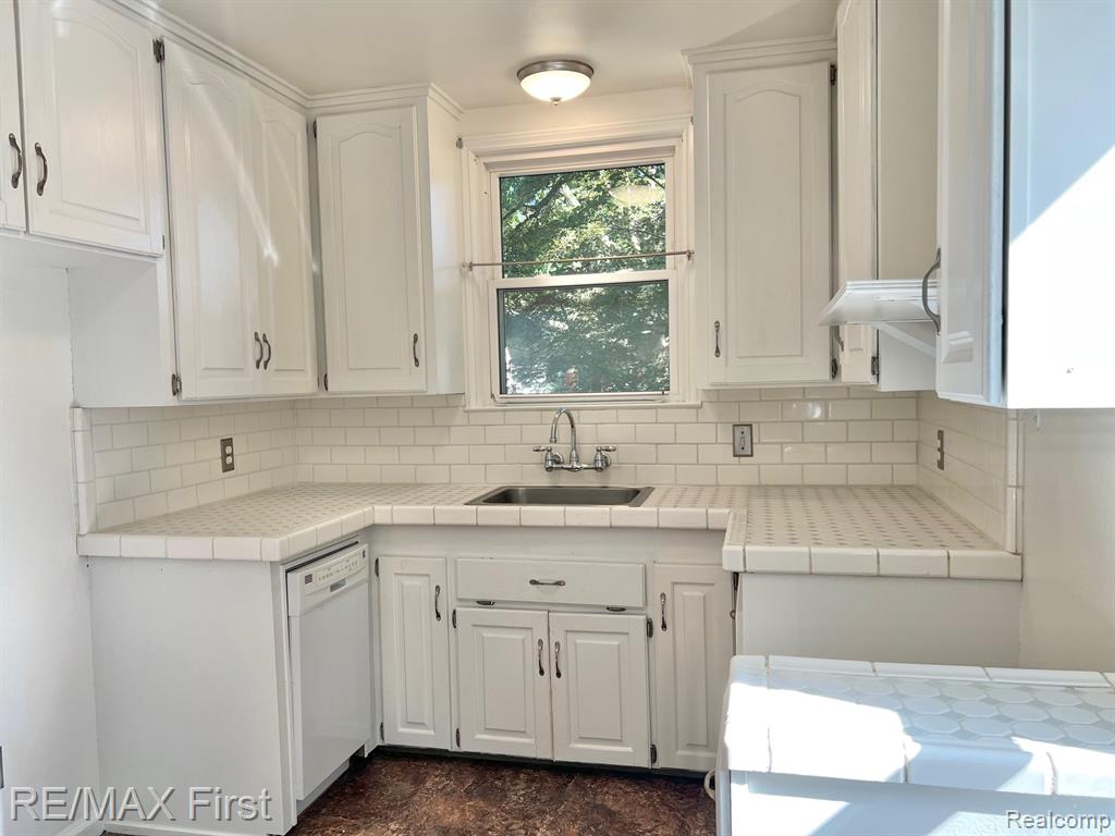 559 Gardendale Street, Ferndale, MI 48220 — Photo 9