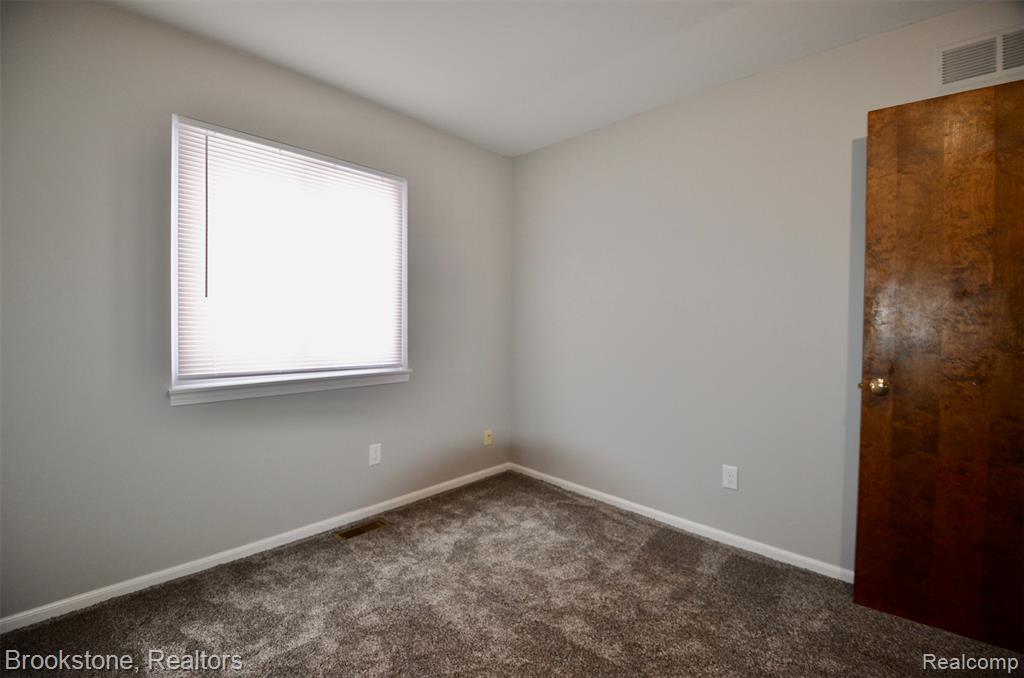 7244 Chapel View Drive, Clarkston, MI — Photo 43