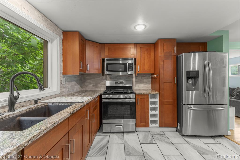18491 Savage Road, Belleville, MI 48111 — Photo 19
