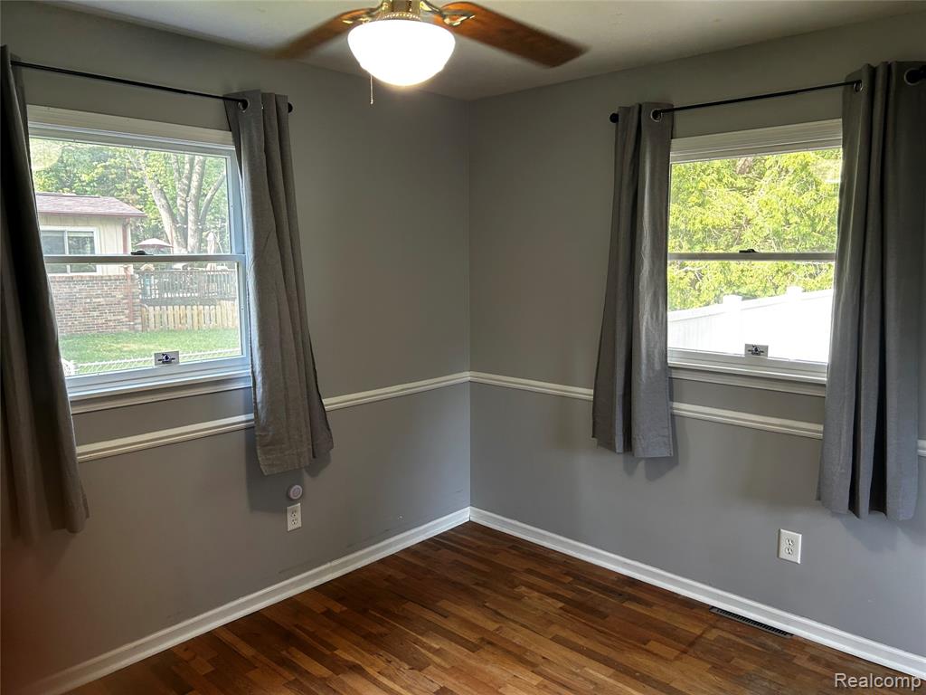 5440 Deland Road, Flushing, MI 48433 — Photo 13