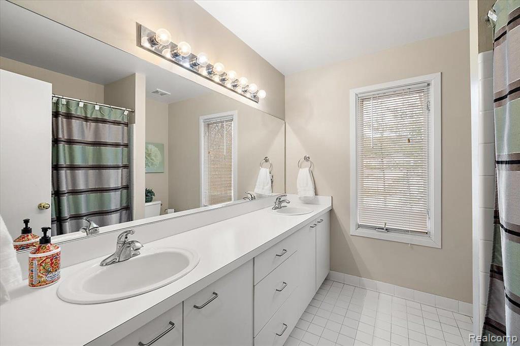 6988 LAKEMONT Circle, West Bloomfield, MI 48323 — Photo 43