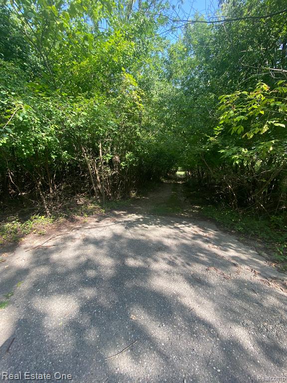 0000 Blue Jay Way, West Bloomfield, MI, 00000