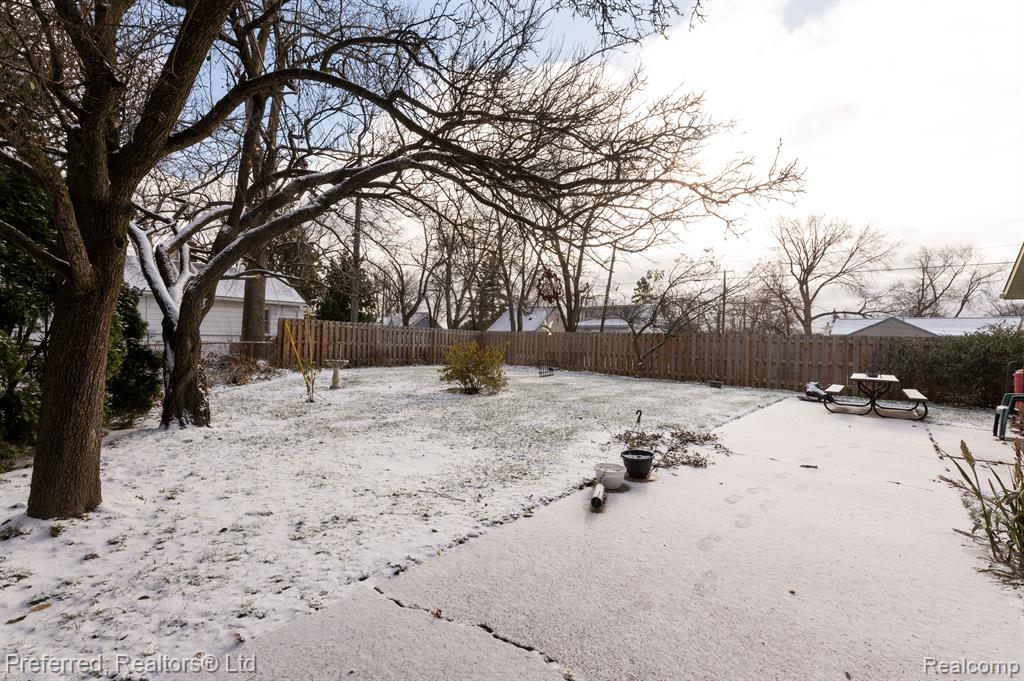 4565 UNIVERSAL Street, Dearborn Heights, MI 48125 — Photo 26