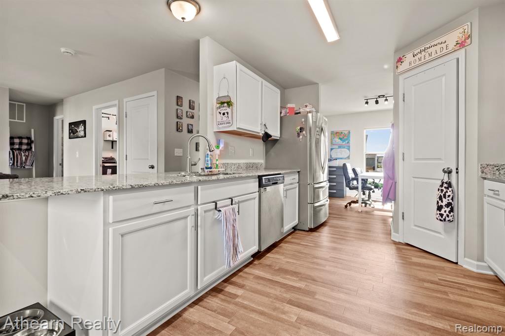 6102 Weyerbacher Drive, Swartz Creek, MI 48473 — Photo 11