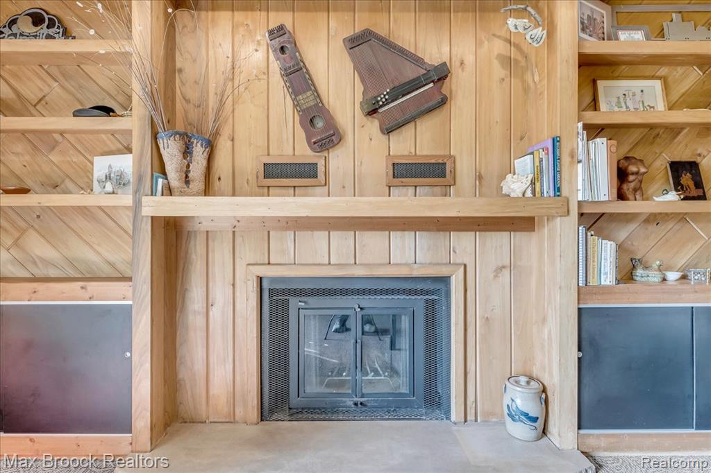7015 Scenic Ridge Drive, Clarkston, MI — Photo 23