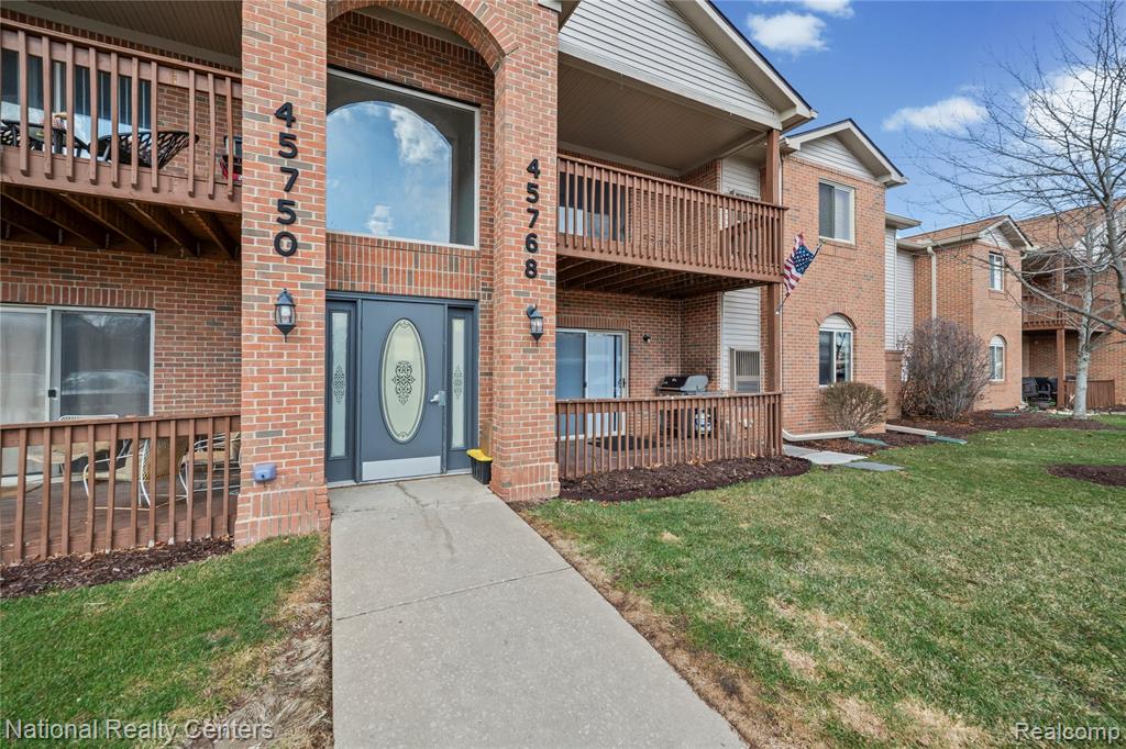 45750 Prairiegrass Court, 4, Belleville, MI 48111 — Photo 2