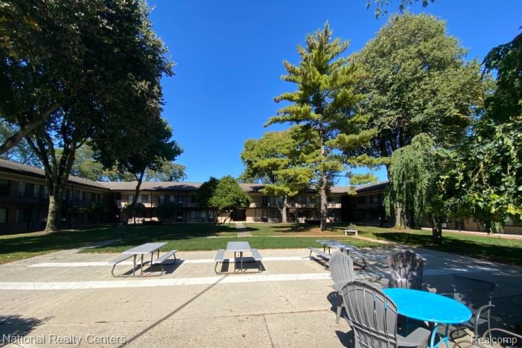 995 N Cass Lake Road, 237, Waterford, MI 48328 — Photo 19