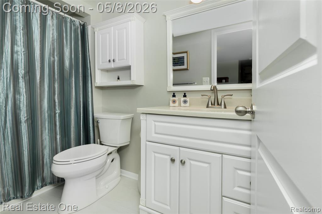 4749 Parkridge Drive, Waterford, MI 48329 — Photo 13