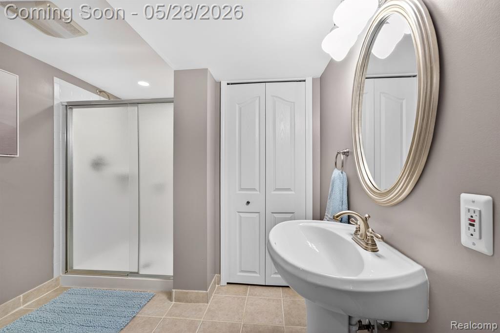 337 Country Club Court, Canton, MI 48188 — Photo 36
