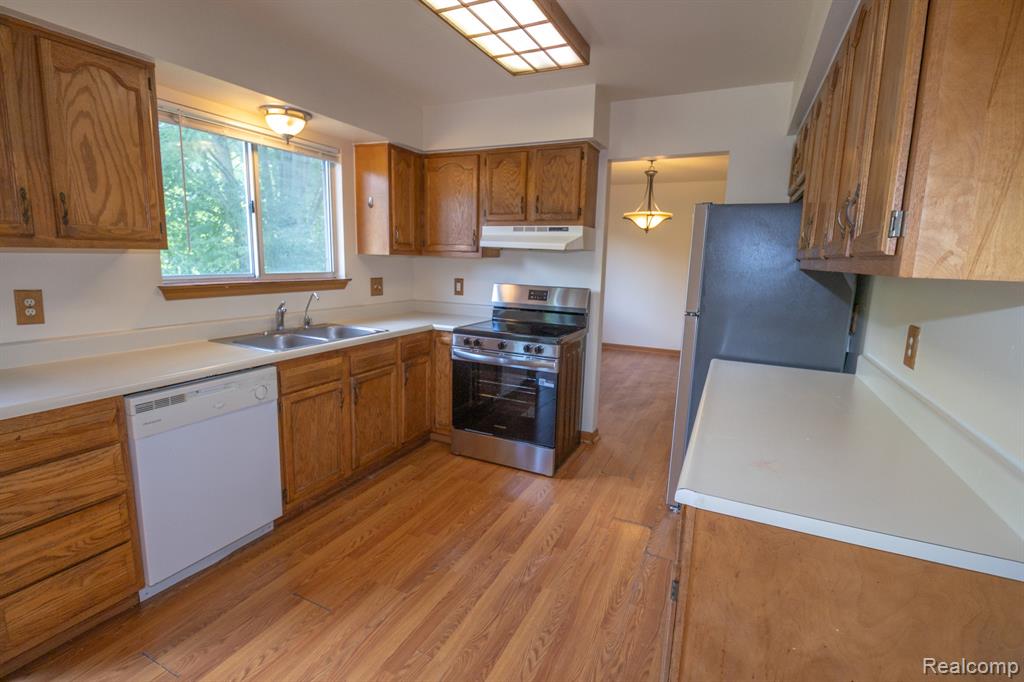 42091 Greenwood Drive, Canton, MI 48187 — Photo 10