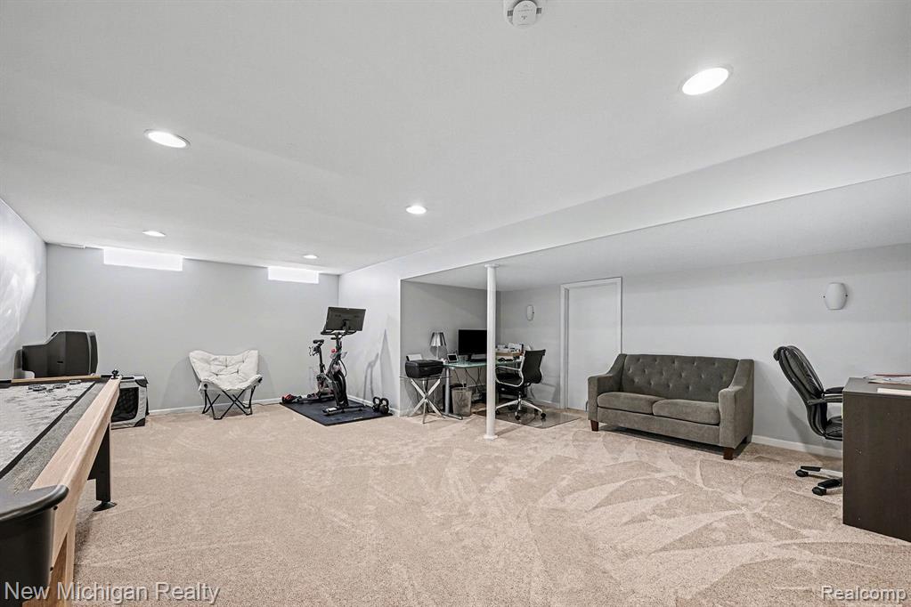 6612 Ashley Court, Waterford, MI 48327 — Photo 30