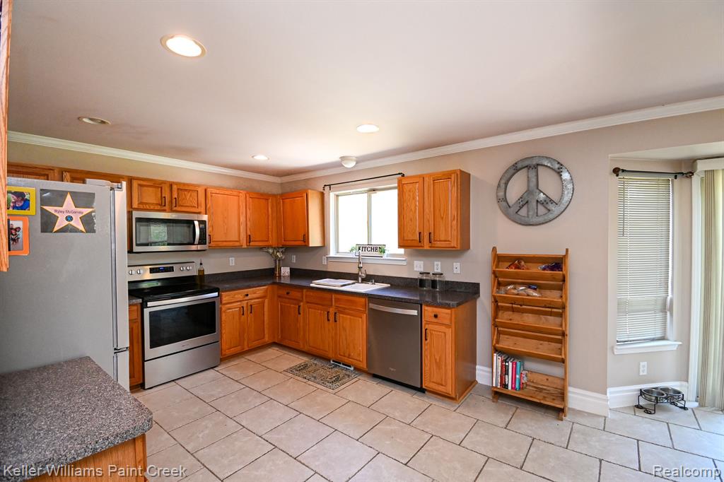 51466 PROMENADE Lane, New Baltimore, MI 48047 — Photo 16
