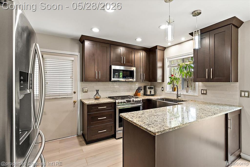 612 Royal Avenue, Royal Oak, MI 48073 — Photo 11