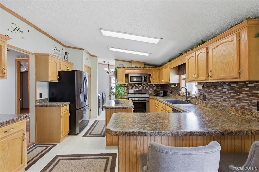 1983 Oak Street, Newport, MI 48166 — Photo 5