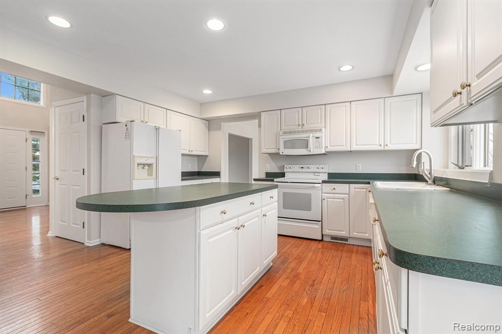 4536 Lohr Road, Ann Arbor, MI 48108 — Photo 15