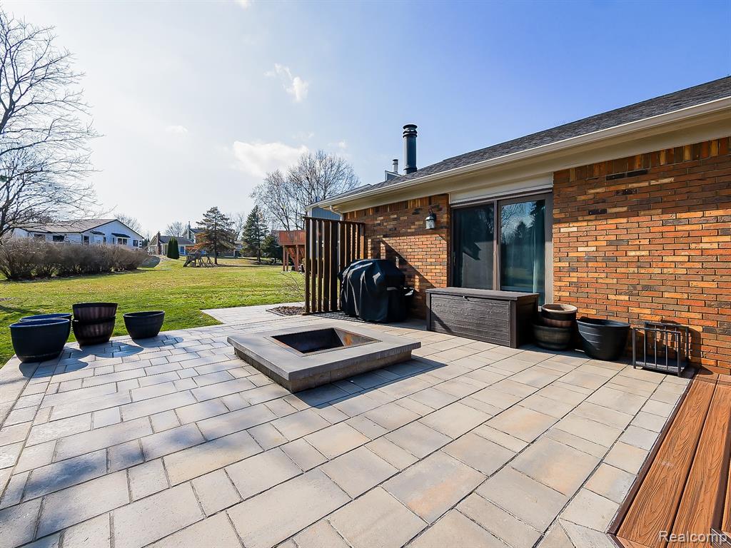 25911 Buckminster Drive, Novi, MI — Photo 37