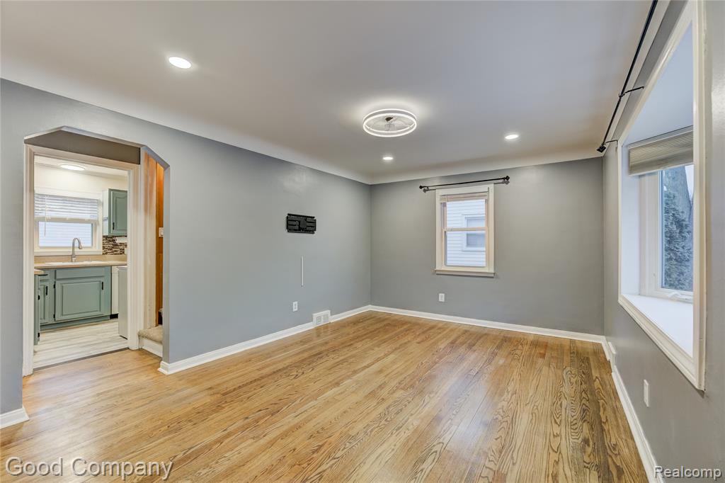 706 N Vermont Avenue, Royal Oak, MI 48067 — Photo 4