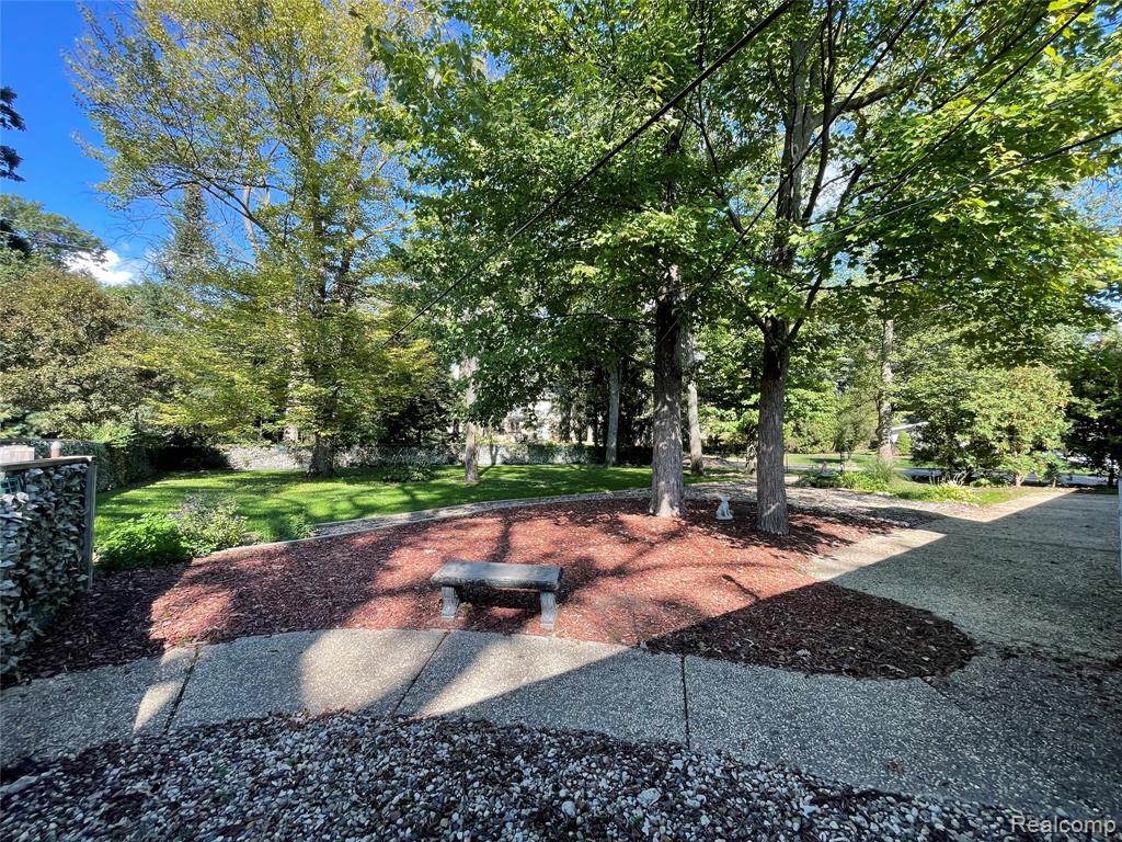 8981 Devon Drive, Shelby Twp, MI 48317 — Photo 29