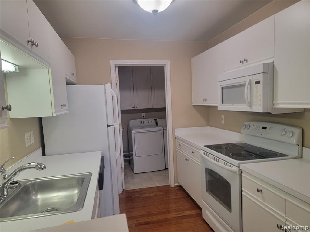 4269 Berkshire Drive, Sterling Heights, MI 48314 — Photo 6