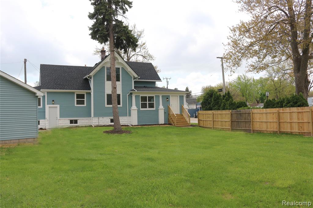 43 Rathbone Street S, Mount Clemens, MI 48043 — Photo 4