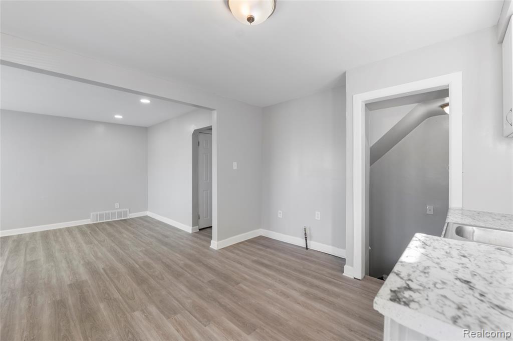 8614 Robson Street, Detroit, MI 48228 — Photo 9