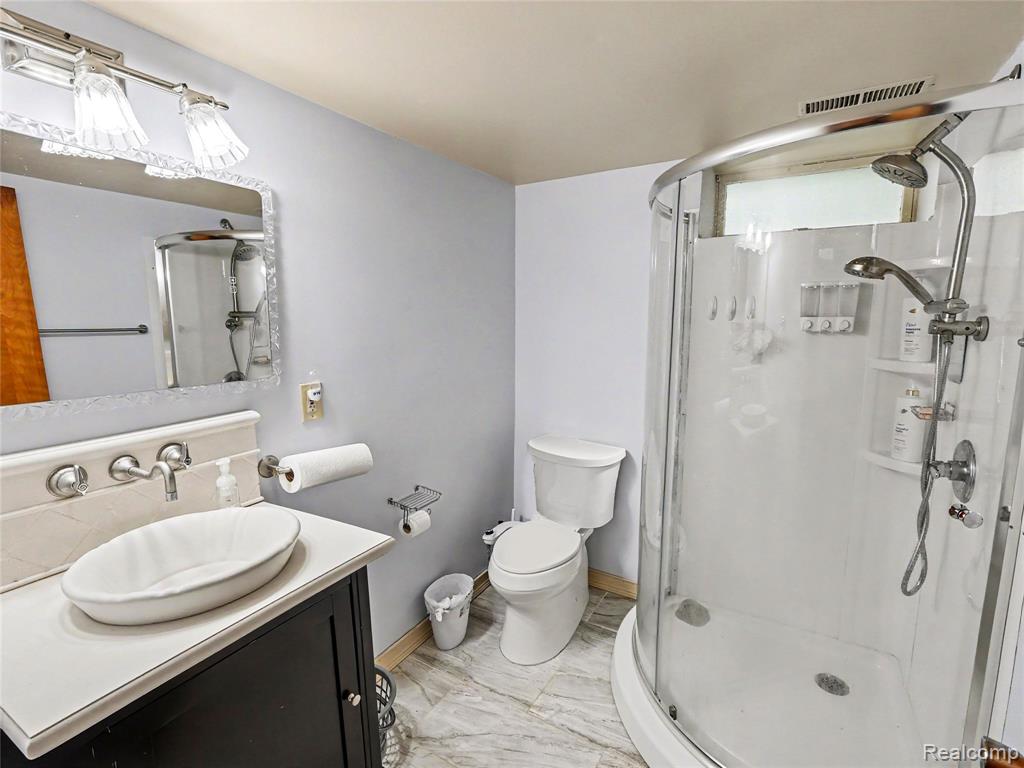 8614 Meadowland Court, Saline, MI 48176 — Photo 17
