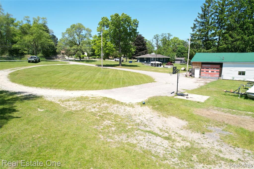 1325 S Hospital Road, Waterford, MI 48327 — Photo 45