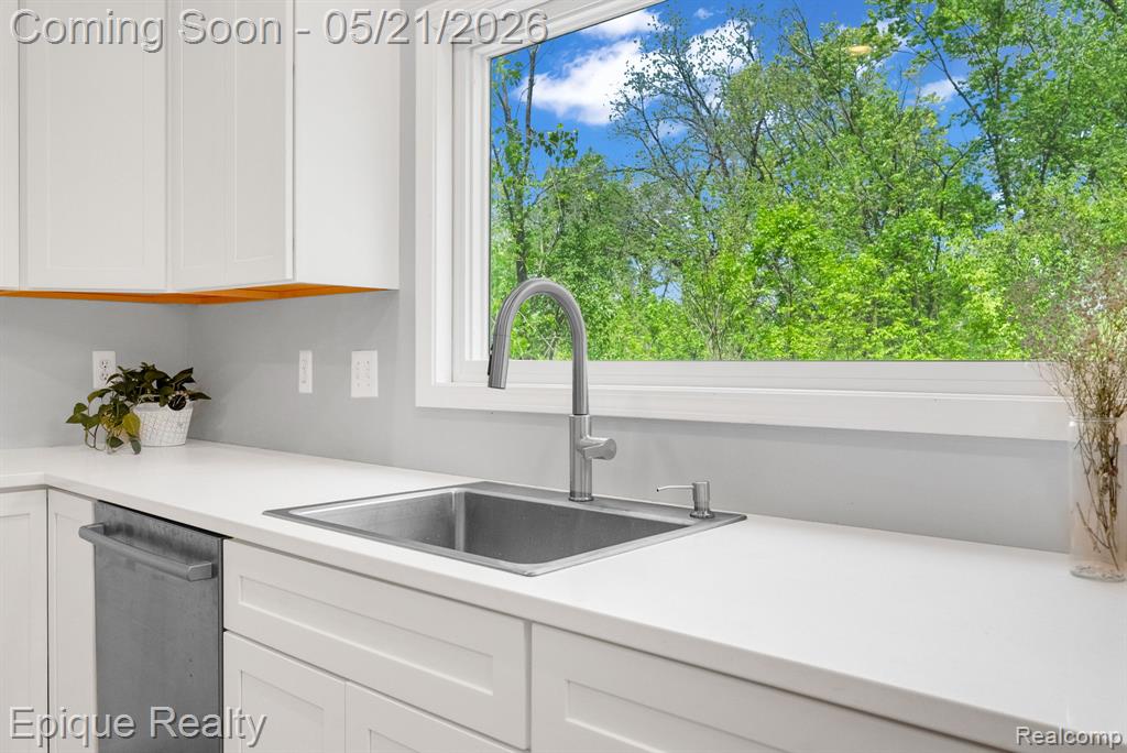 43040 Emerson Way, Novi, MI 48377 — Photo 17