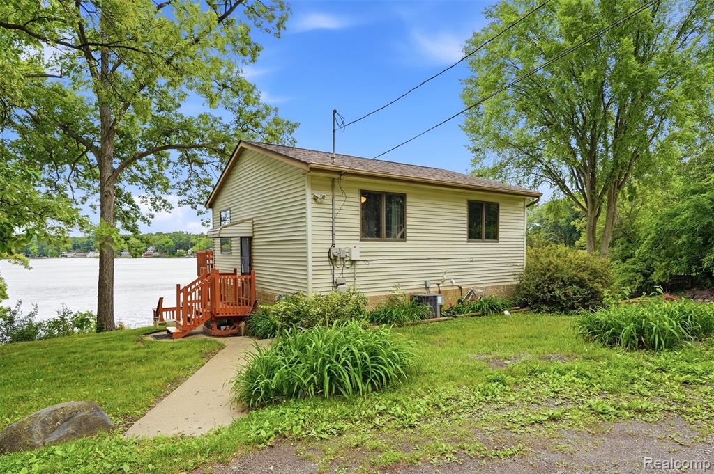 11044 Grand River Avenue, Brighton, MI 48116 — Photo 3