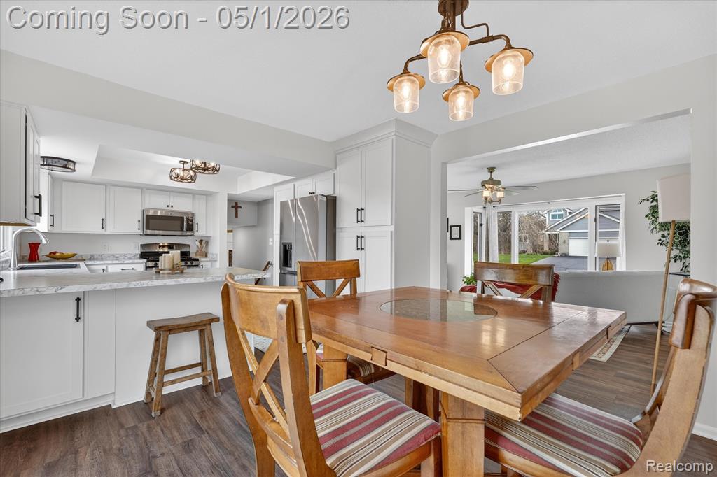 7117 Capri Drive, White Lake, MI 48383 — Photo 9
