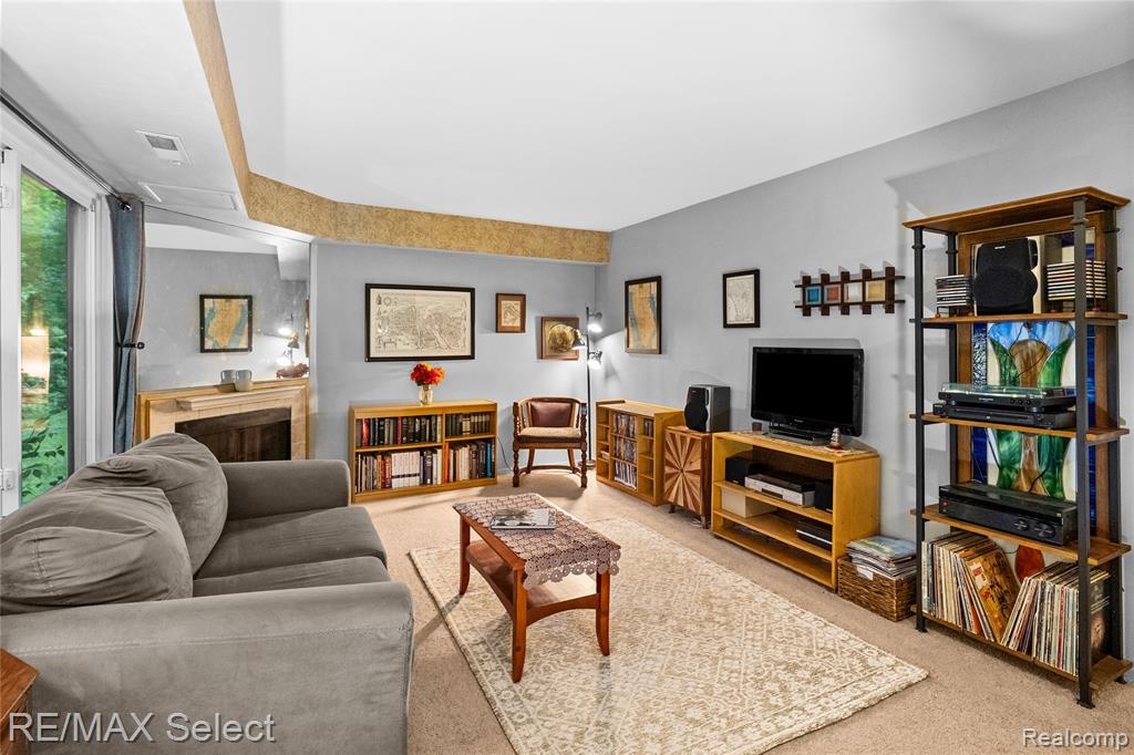 250 Briarcrest Drive, 130, Ann Arbor, MI 48104 — Photo 10