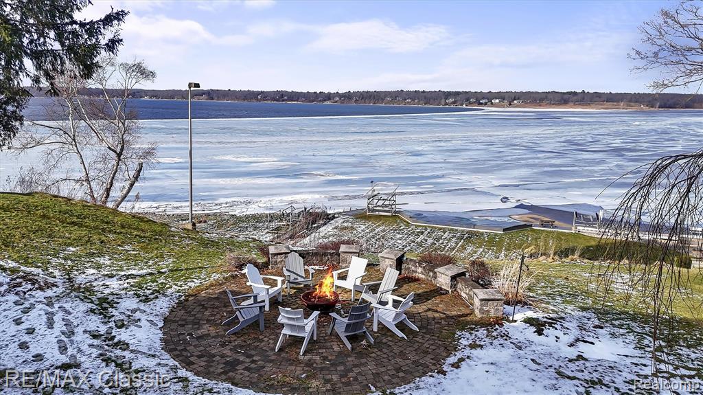 5118 S Shore Drive, Whitehall, MI, 49461