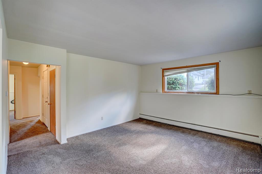 943 BRADLEY Avenue, Flint, MI 48503 — Photo 17