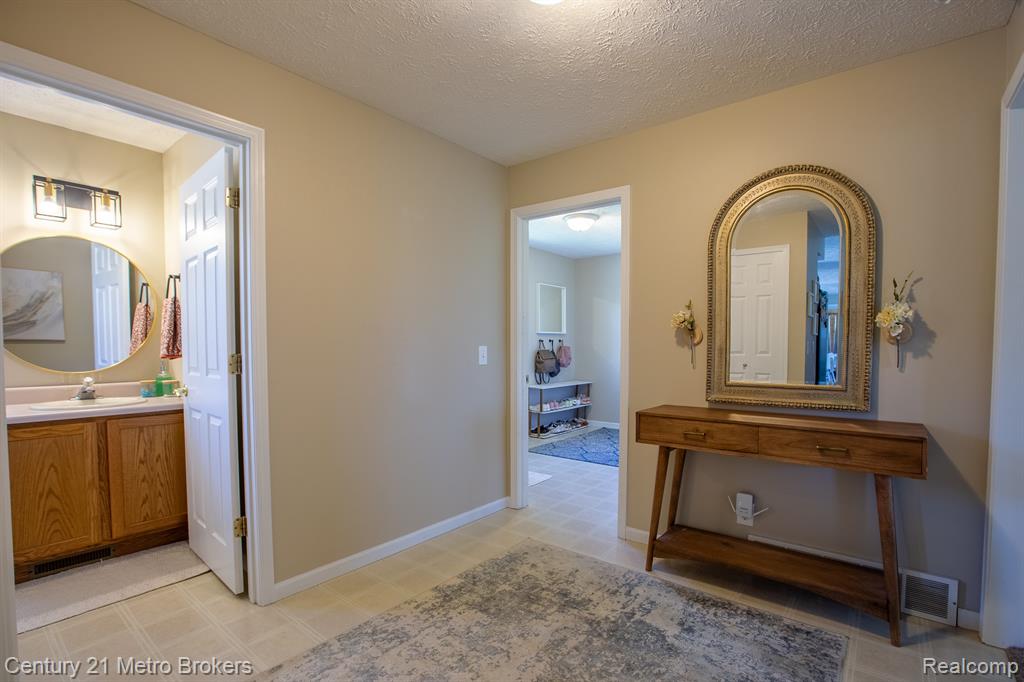 6278 Grand Blanc Road, Swartz Creek, MI 48473 — Photo 17