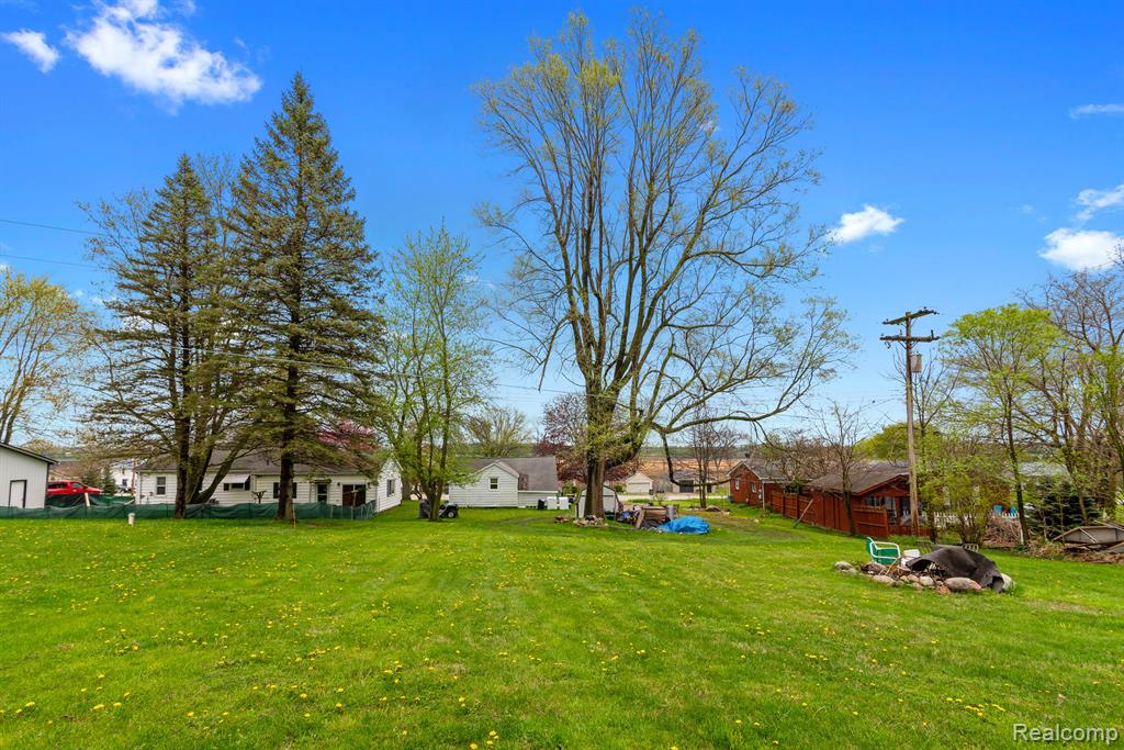 659 N VAN DYKE Road, Imlay City, MI 48444 — Photo 17