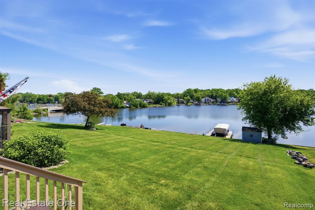 8080 Pine Ranch Drive, Brighton, MI 48114 — Photo 41