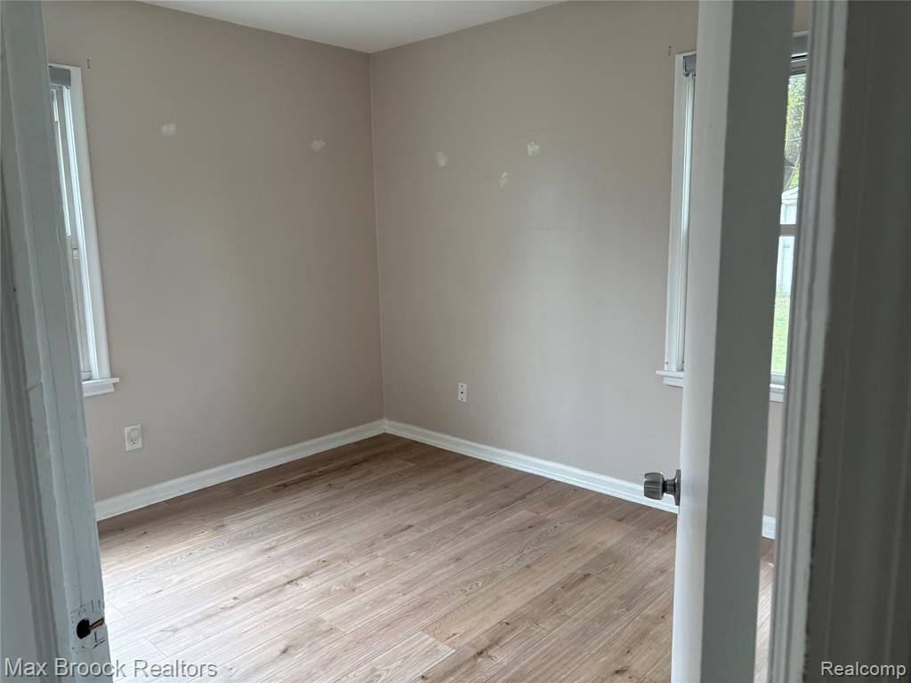 27871 HAMPDEN Street, Madison Heights, MI 48071 — Photo 5