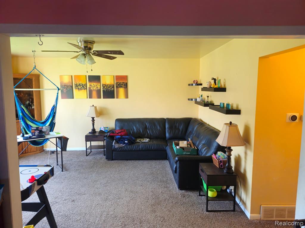 1353 E Decamp Street, Burton, MI 48529 — Photo 9