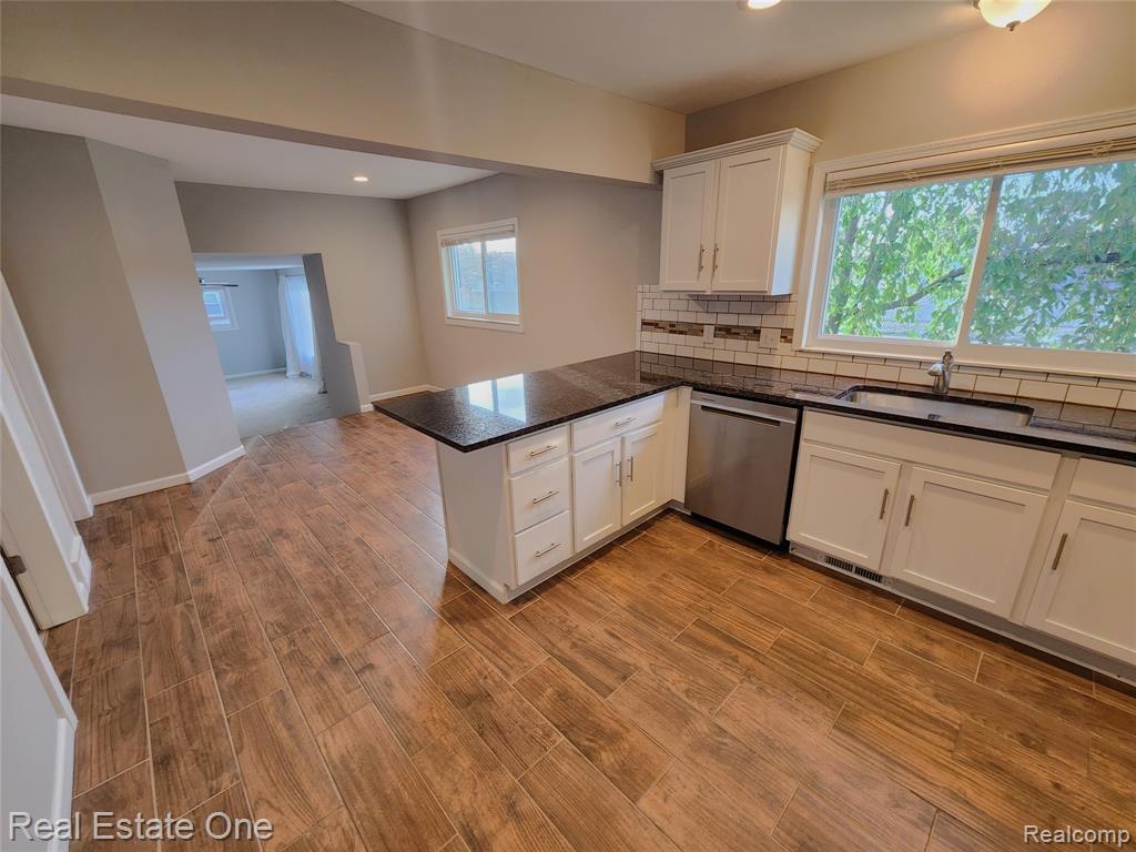 1574 E Woodruff Avenue, Hazel Park, MI 48030 — Photo 12