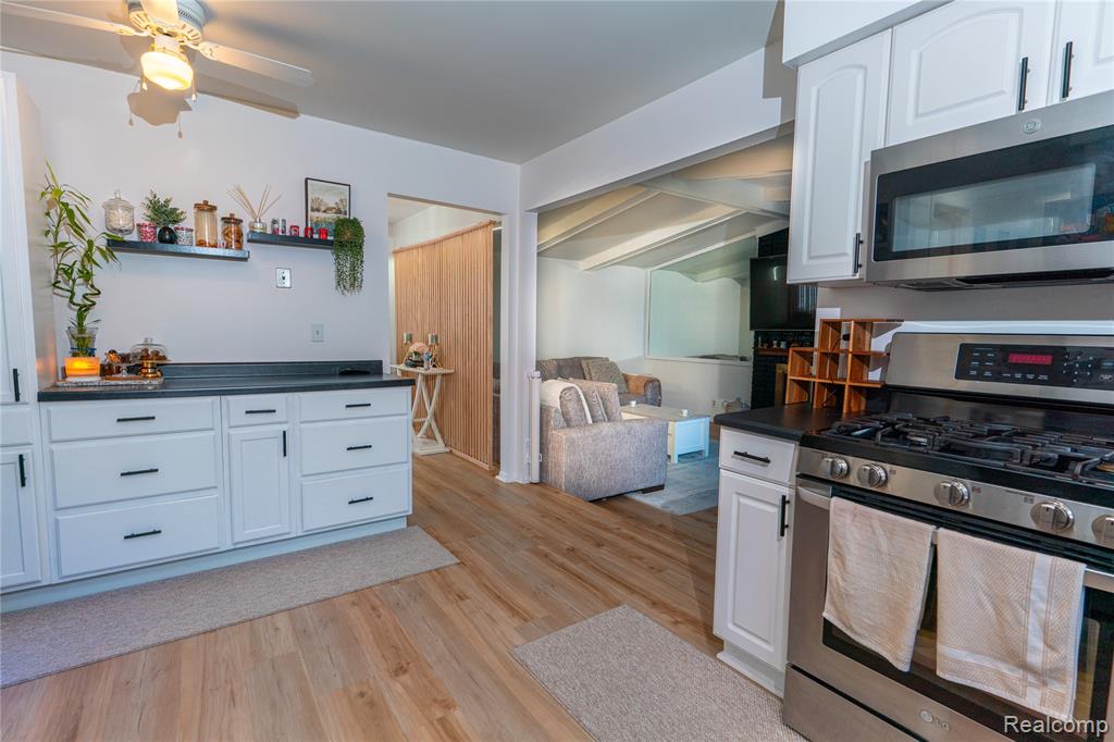 678 Kings Way, Canton, MI 48188 — Photo 13