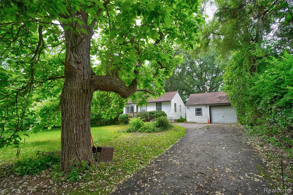 1975 Porter Road, White Lake, MI 48383 — Photo 3