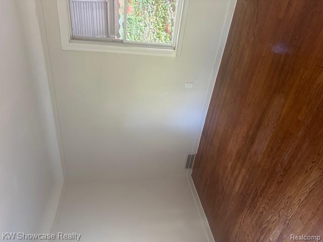 8282 Sussex Street NW, Detroit, MI 48228 — Photo 13