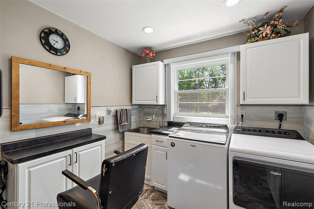 9311 Whipple Shores Drive, Clarkston, MI 48348 — Photo 58