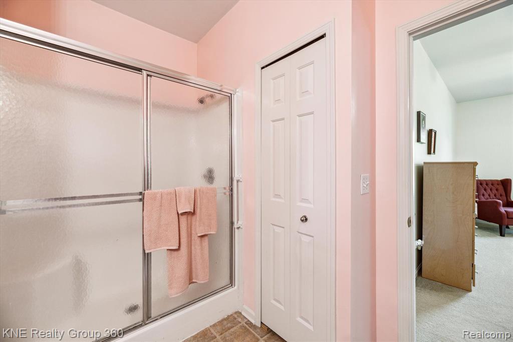 1056 SHIAWASSEE Circle, Howell, MI 48843 — Photo 33