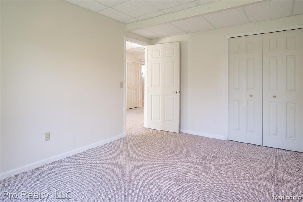 4233 Holly Lane, Rochester, MI 48306 — Photo 32