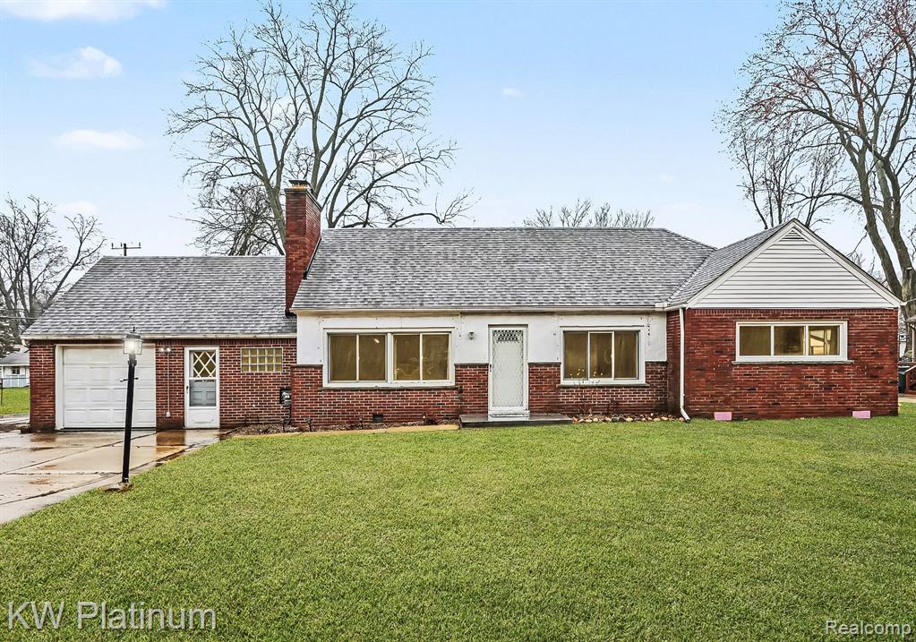8320 Russell Street, Utica, MI 48317 — front exterior