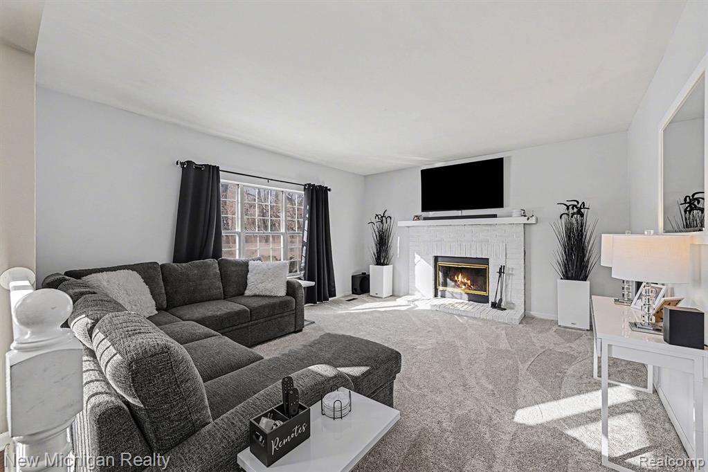 6612 Ashley Court, Waterford, MI 48327 — Photo 13