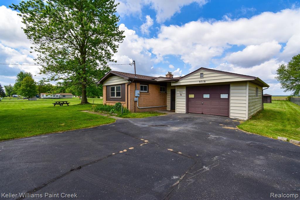 9316 EAST Road, Burt, MI 48417 — Photo 4