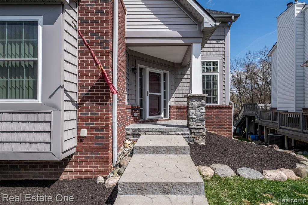 5716 Lancaster Lane, Commerce Twp, MI 48382 — Photo 12